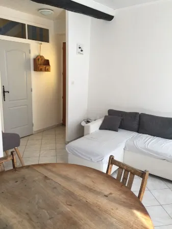 Just a stone's throw from the port Отели в г. Пор-Вандр