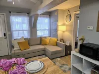 The Port - Walkable to University of Florida, includes Parking