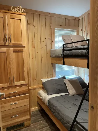 Creekside Cabin by The Ark