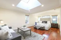 Gorgeous entire house in a Safe & Quiet Neighborhood (SFO/SF/Bart)