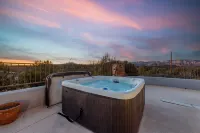 Peaceful Luxury West Sedona Heated Pool & Hot Tub