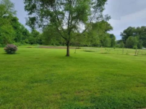 Spacious, rural apt w/outdoor amenities - close to Shipshewana and Toll Road