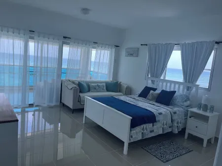 Beach front apartment with spectacular views.