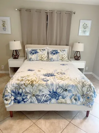 3 bedroom 2 bath Orchid house in Paradise Отели в г. Хавайиан-Парадайс-Парк