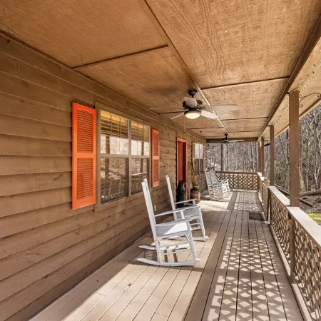Mountain Views, 3 king beds, ready for Multi Couples get away!!! Fido too!!!