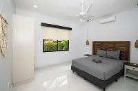 Villa Corazon - 3 bedrooms, 5 min walk to Uvita beach!
