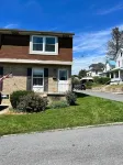 Private duplex in Roxbury near Hospital/Arena - Pet Friendly