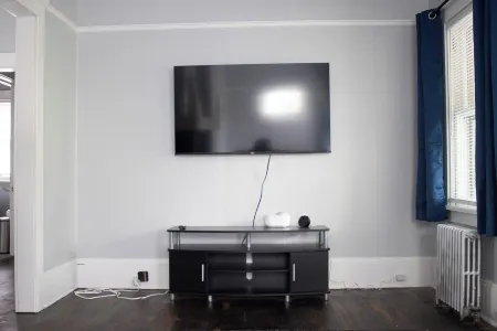 The Unique Place has a style of its own. Отели в г. Юклид