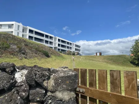 Life on Quinta do Mar-new Oceanfront Condo Oasis -oceanside 2BR Condo Oasis Отели в г. Ангра-ду-Эроижму