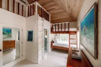 King’s Crown – Luxury Waterfront Estate on Harbour Island, Bahamas