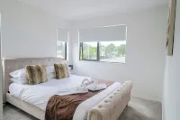 Trendy Urban Howick Town House | Wi-Fi & Netflix Hotels near هاويك