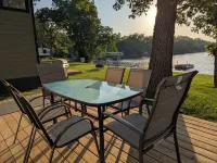 Cozy 3-bedroom cabin just steps from the lake!