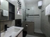 Homestay 1BR APT on Mutungo Hill in Kampala with unlimited Netflix & free WiFi