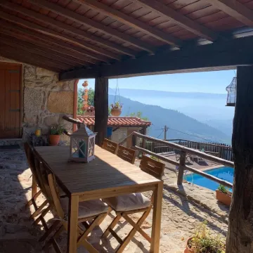 Casa da Montanha - exclusive use with swimming pool 西羅利克百思圖酒店