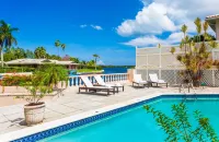 Private Luxury Waterfront Villa with Pool -  Casas de vacaciones
