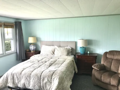 Bright condo w Pool, walking distance to town! Hotel a Tisbury