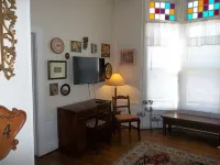 Heart of Hillsdale 1 Bdrm, Work,Cook, Relax Wifi Downtown Apartment Queen Bed