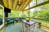 Creekside Cabin: Tubing, Trails & Highlands Charm! - Wifi