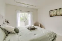 Seasonal Pool, Balcony Quiet and Cozy Aurora Condo! - balcony
