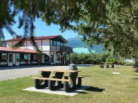 Yellowhead Motel Hotels in Valemount