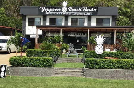 Yeppoon Beachhouse Отели в г. Ейппун