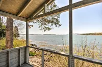 Bayfront Hancock Cottage w/ Beach Access & Views! - Wifi
