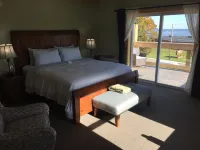 Roam Inn Hotels in Munising