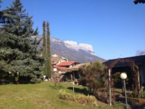 安格堡布魯蒙酒店 阿皮亞諾蘇拉斯特拉達德爾維諾酒店