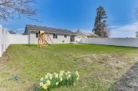 Charming Home w/ Patio: 3 Mi to Hayden Lake! - 3-Star