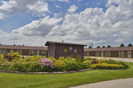 Trade Winds Motel Отели в г. Валентайн