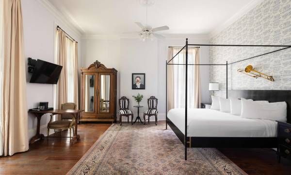 Henry Howard Hotel