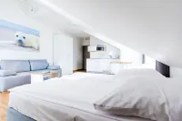 Apartamenty Villa Baltica Rewal - Jacuzzi na Dachu, wi-fi, Parking w Cenie - Parkering
