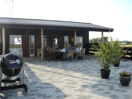 Vestbjerg Apartments Отели в г. Tylstrup