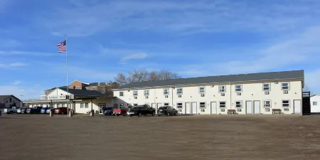 Yellowstone River Inn Отели рядом с достопримечательностью «Парк штата Макошика»