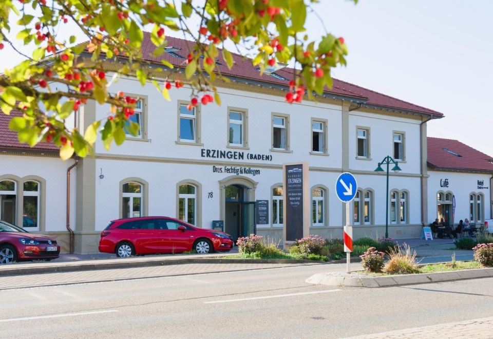 Bahnhof-Erzingen, hotel, coffee & more - Housity