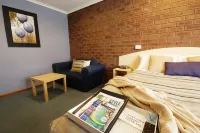 Golden Palms Motel Hotels in Mount Duneed
