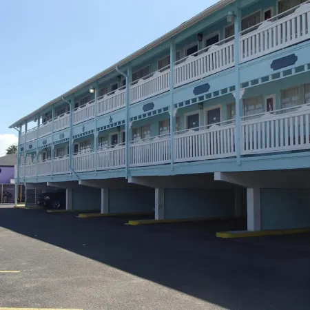 Regency Inn Motel by the Beach