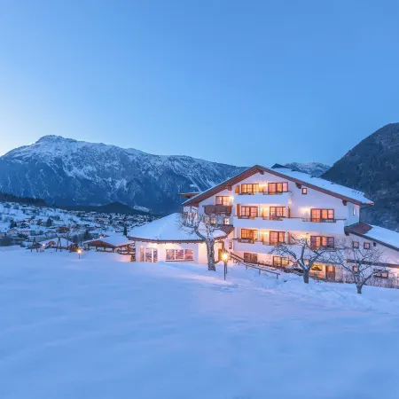 Aktiv Panoramahotel Daniel Отели в г. Заутенс
