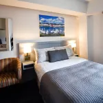 Kinlay Hostel Eyre Square Hotel a 