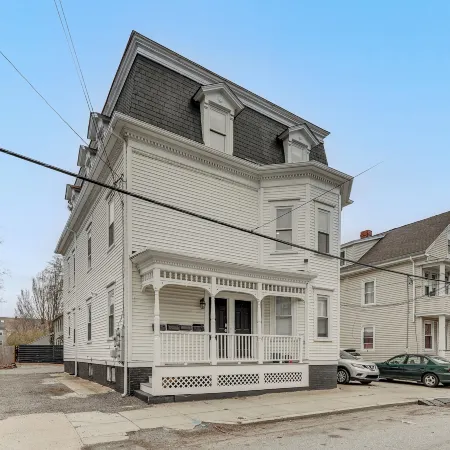 1 Mi to Dtwn: Pet-friendly Providence Apt w/ Yard
