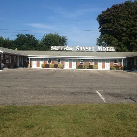 Phil & Anns Sunset Motel