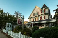 Palmer House Inn Hôtels à proximité de : Peter Pan Bus Lines Inc