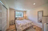 River Acres Retreat w/ Grill & River Access! - Homestays