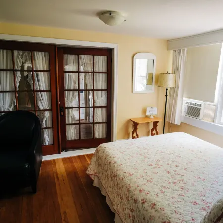 Farmhouse Inn B&B