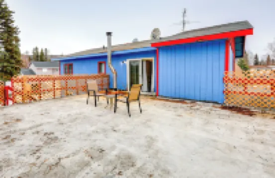 Near Dtwn and Pioneer Park Fairbanks Home with Deck!