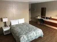 Moose Motel - parking