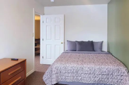 WorkStay Lodging - Yarbo, SK - Near Esterhazy & Mosaic K1, K2, & K3 Hotel di 