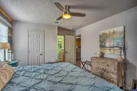 Pottsboro Home w/ Fire Pit < 1 Mi to Lake Texoma! - 3-Star