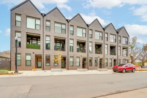 Near Downtown: Luxury Townhome in Bentonville!