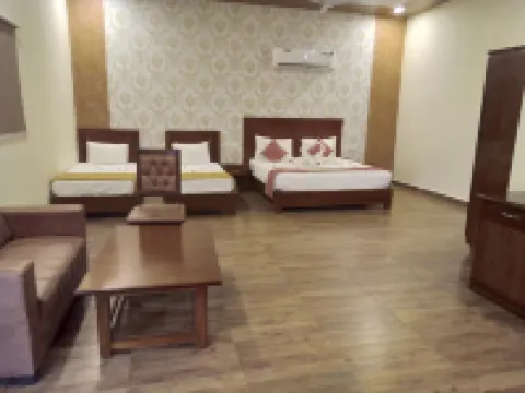 Woodland Resort โรงแรมใน